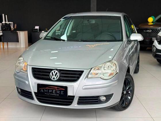 VOLKSWAGEN POLO SEDAN 1.6 8V GASOLINA 4P MANUAL